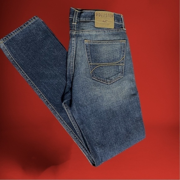 THE Hollister Skinny Med-Dark Wash Slight Factory Distressing and Fading 30 x 32 - Picture 2 of 13